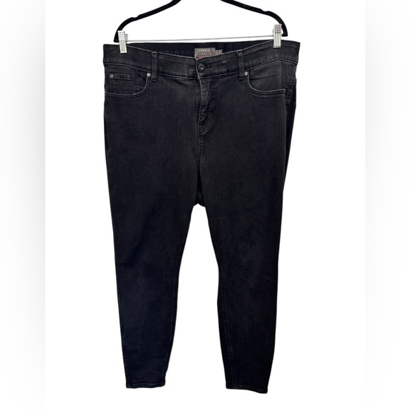 Torrid Bombshell Skinny Jeans Black - Picture 4 of 10